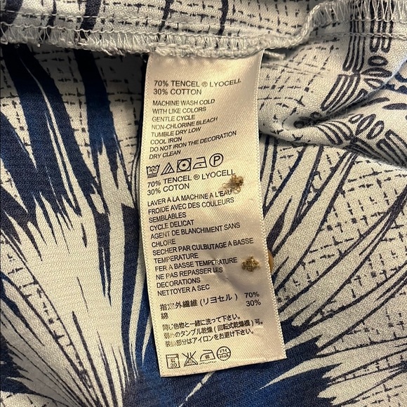 Tommy Bahama Relax Lyocell Blend Blue Button Down Shirt Aztec Tropical Print XXL - Picture 13 of 14